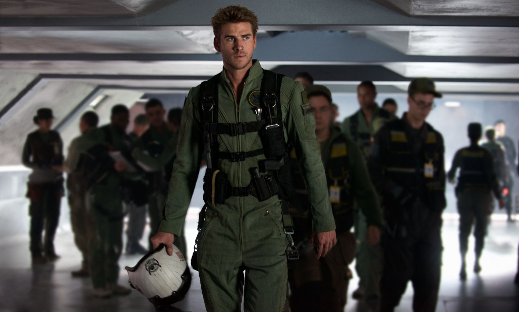 DF-09723r - Liam Hemsworth portrays Jake Morrison, a heroic fighter pilot of alien-human hybrid jets. Photo Credit: Claudette Barius.