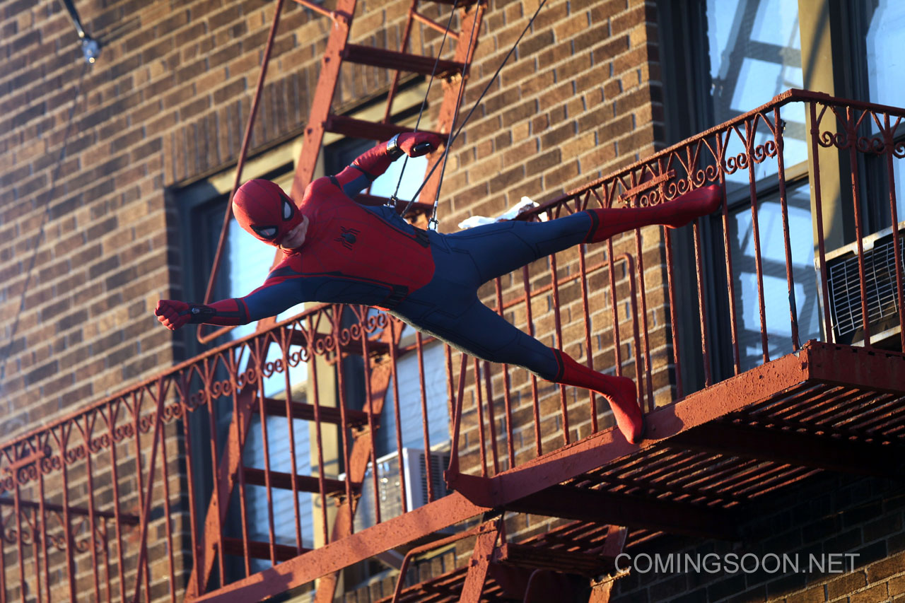 NEW YORK, NY - SEPTEMBER 27: Tom Holland filming his own stunts as the title role in "Spiderman : Homecoming" on September 27, 2016 in New York City. (Photo by Steve Sands/GC Images)