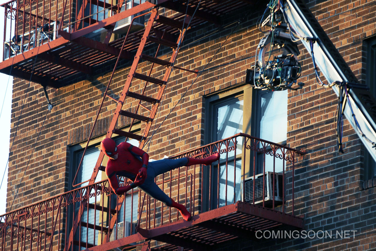 NEW YORK, NY - SEPTEMBER 27: Tom Holland filming his own stunts as the title role in "Spiderman : Homecoming" on September 27, 2016 in New York City. (Photo by Steve Sands/GC Images)
